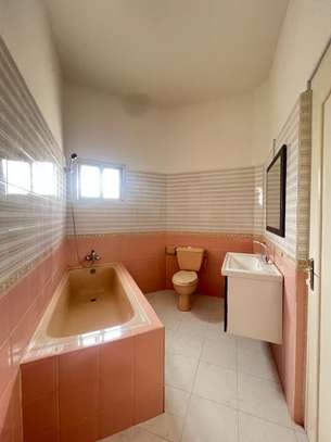 Villa à louer aux Almadie derrière Philippe Moris image 10
