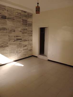 Appartement F4 a louer Yoff Virage Almadies image 1
