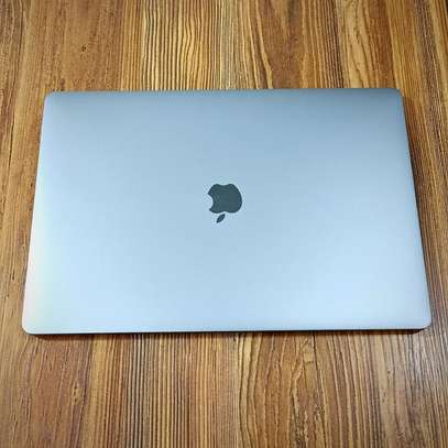 MacBook Pro Touch Bar i7 (2018) image 2