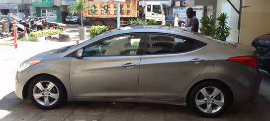 Elantra disponible image 3
