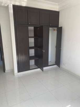 Appartement F4 à louer au Point E image 9