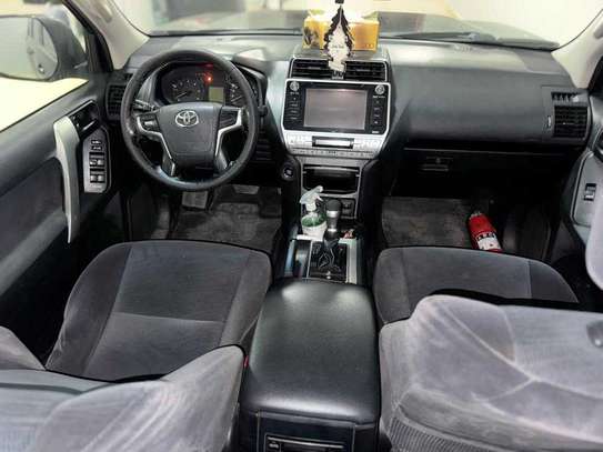 TOYOTA PRADO 2019 image 8