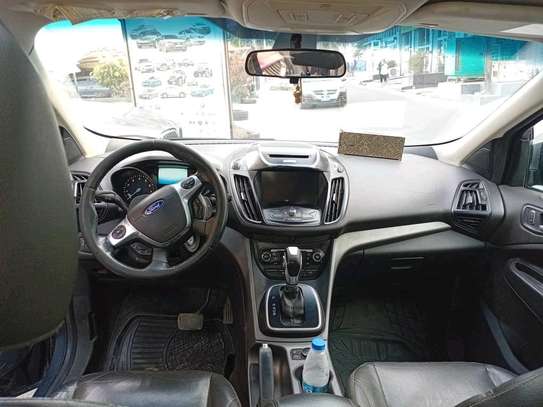 Je vend ford escape automatic essence climatisé année 2014 image 9
