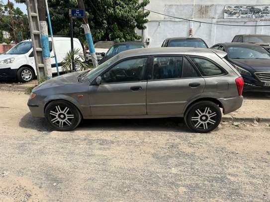 Mazda 323 image 3