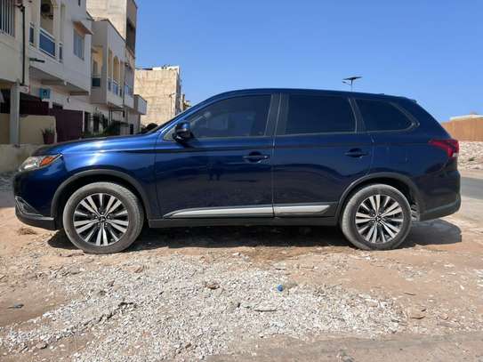 MITSUBISHI OUTLANDER 2019, 7 places image 3