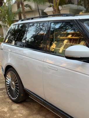 Range Rover Vogue image 2