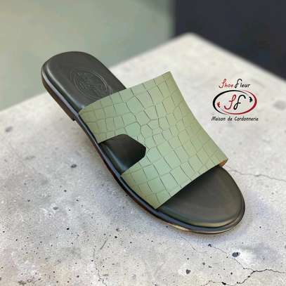 Chaussure homme sandale en cuir modèle Mbaye image 2