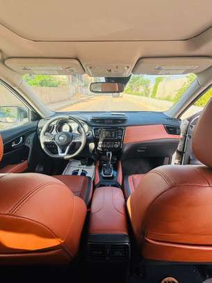 nissan rogue 2019 image 2