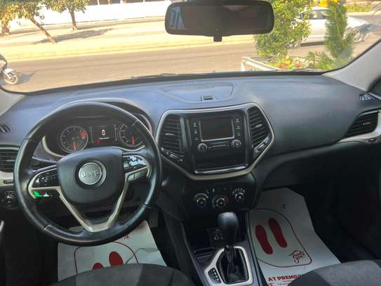 Jeep Cherokee 2018 image 9