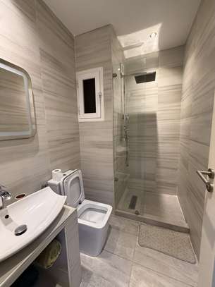 Appartement à Vendre Situé en face cité damel image 4