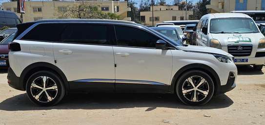 Peugeot 5008 image 4