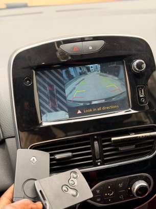 RENAULT CLIO 2019 image 13