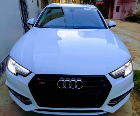 Audi A4 Premium image 7