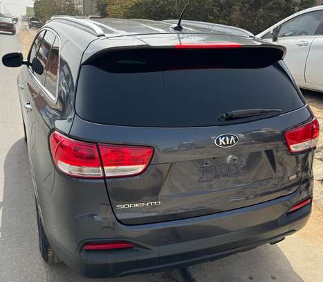 Kia Sorento 2016, LX version 4x4 image 4