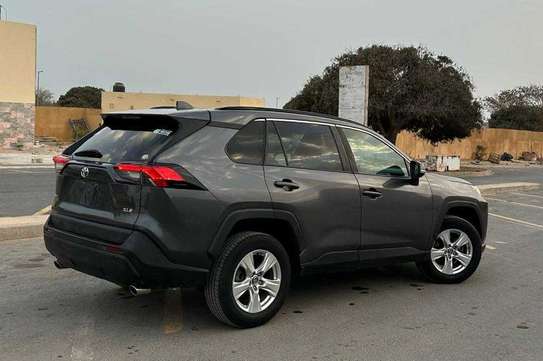 TOYOTA RAV 4 XLE 2020 image 6