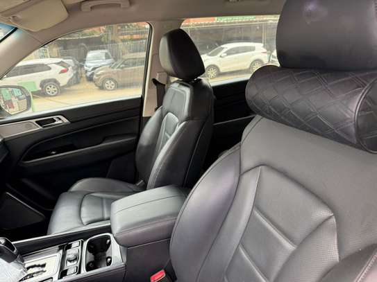 Rexton 2017 image 8