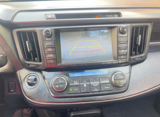 Toyota Rav4 4WD image 6