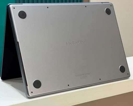 MacBook Pro 14” 2021 – M1 Max | 32 Go RAM | 1 To SSD image 4