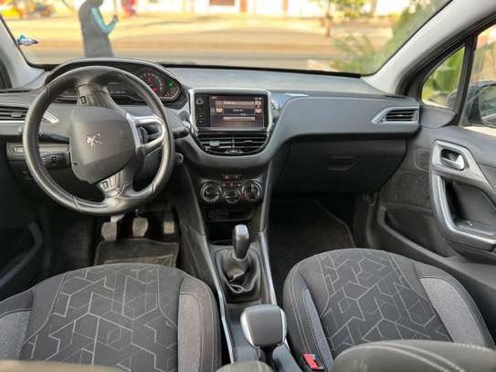 Peugeot 2008 image 9