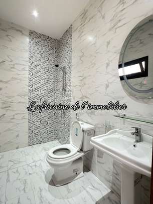 Appartement F4 à louer à la Cité Biagui image 10
