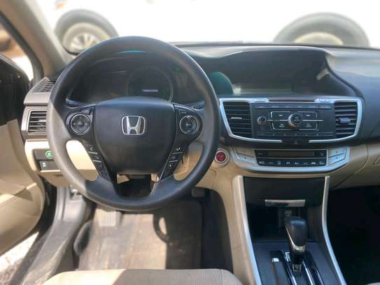 Honda accord hybride image 6
