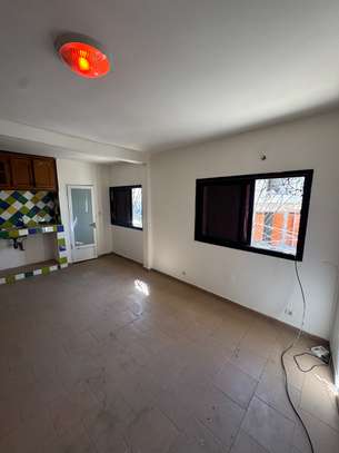MINI STUDIO A LOUER image 1