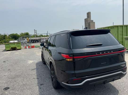 LEXUS TX500h 2024 HYBRID image 9