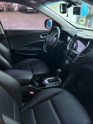 Hyundai Santa Fe 2017 diesel full options image 9
