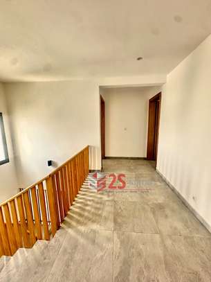 Duplex F4 à louer au Point E image 9