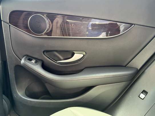 Mercedes GLC 300 4MATIC SUV noir automatique image 5