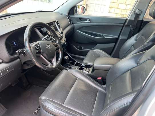 Hyundai Tucson limited image 6