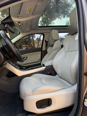 Range rover évoque corée image 9