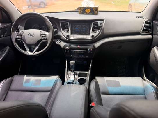 HYUNDAI TUCSON 2018 image 8