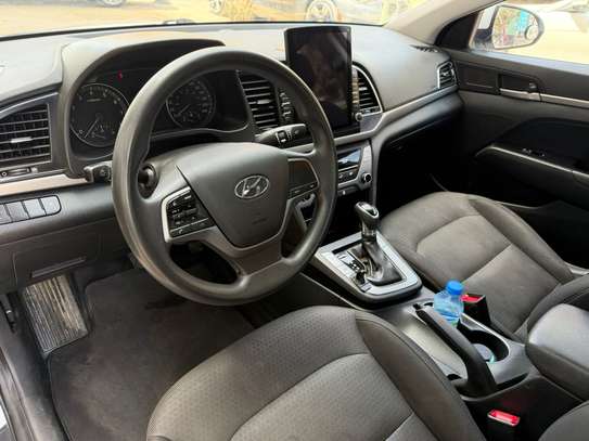 Hyundai Elantra 2017 image 5