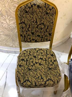 À vendre  chaises de qualité premium image 2