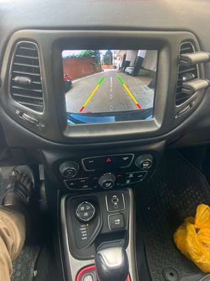 Jeep Cherokee image 3