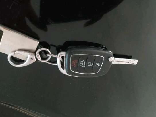 HYUNDAI TUCSON image 9