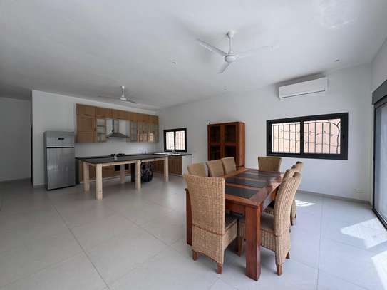 Belle villa avec piscine a louer a Saly image 8