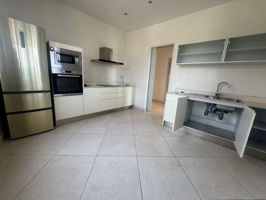 Appartement vide à louer à fan résidence l’école américain image 2