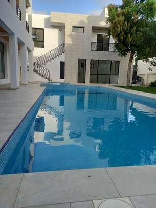Belle villa piscine à louer corniche Ouakam image 8