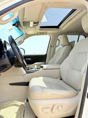 Toyota Land Cruiser LC 300 image 10