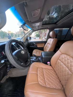 Toyota LAND cruiser v6 2009 image 2