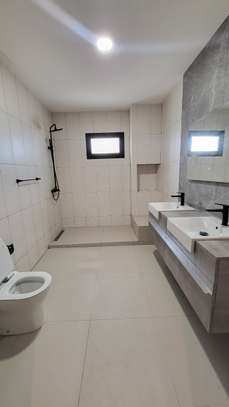 Bel appartement de grand standing sur la VDN image 11