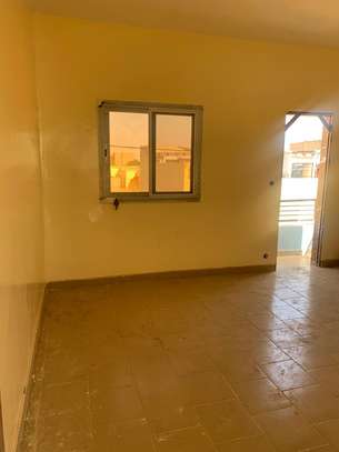 Appartement F4 à louer à la Cité CDC de Bambilor image 2