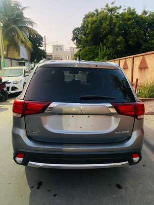 Mitsubishi Outlander  2016 image 10