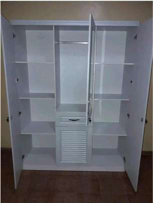 Armoire  3 Battants en Bois image 2