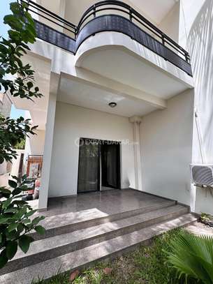 duplex f5 à louer ngor avec jardin image 13