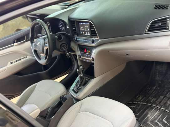 Hyundai Elantra 2017 image 8