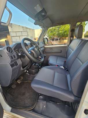 Toyota Land cruiser hzj79L 2024 image 9