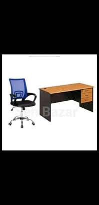 Table bureau et chaise image 1